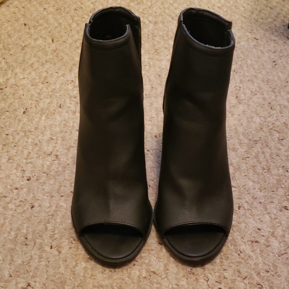 hippie laundry Black Open-Toe Ankle Booties